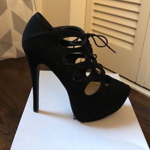 NWOT Black Lace Up Heel